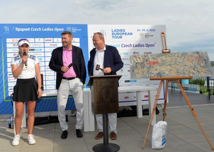 Kousková dražba - foto Ota Mrákota