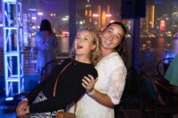 Sára Kousková a Kristýna Napoleaová na na hráčské párty - foto Tristan Jones LET