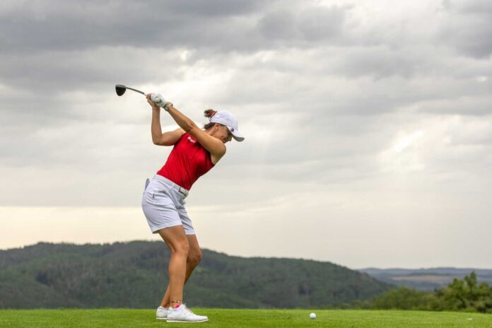 Klára Davidson Spilková - foto Tristan Jones LET