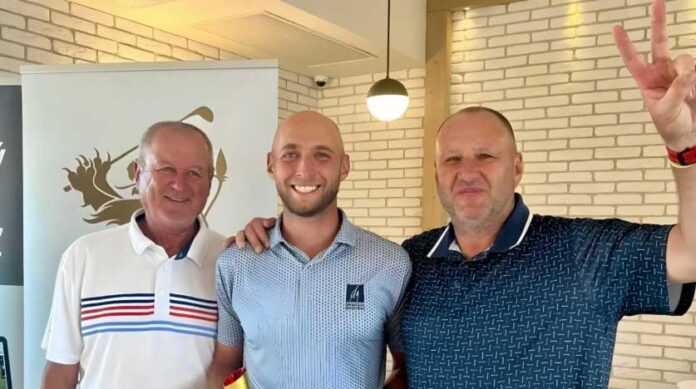 Juhaniak, Hejna, Moučka